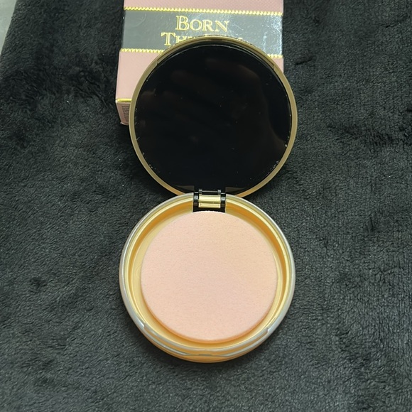 Too face brand new powder - Picture 2 of 2